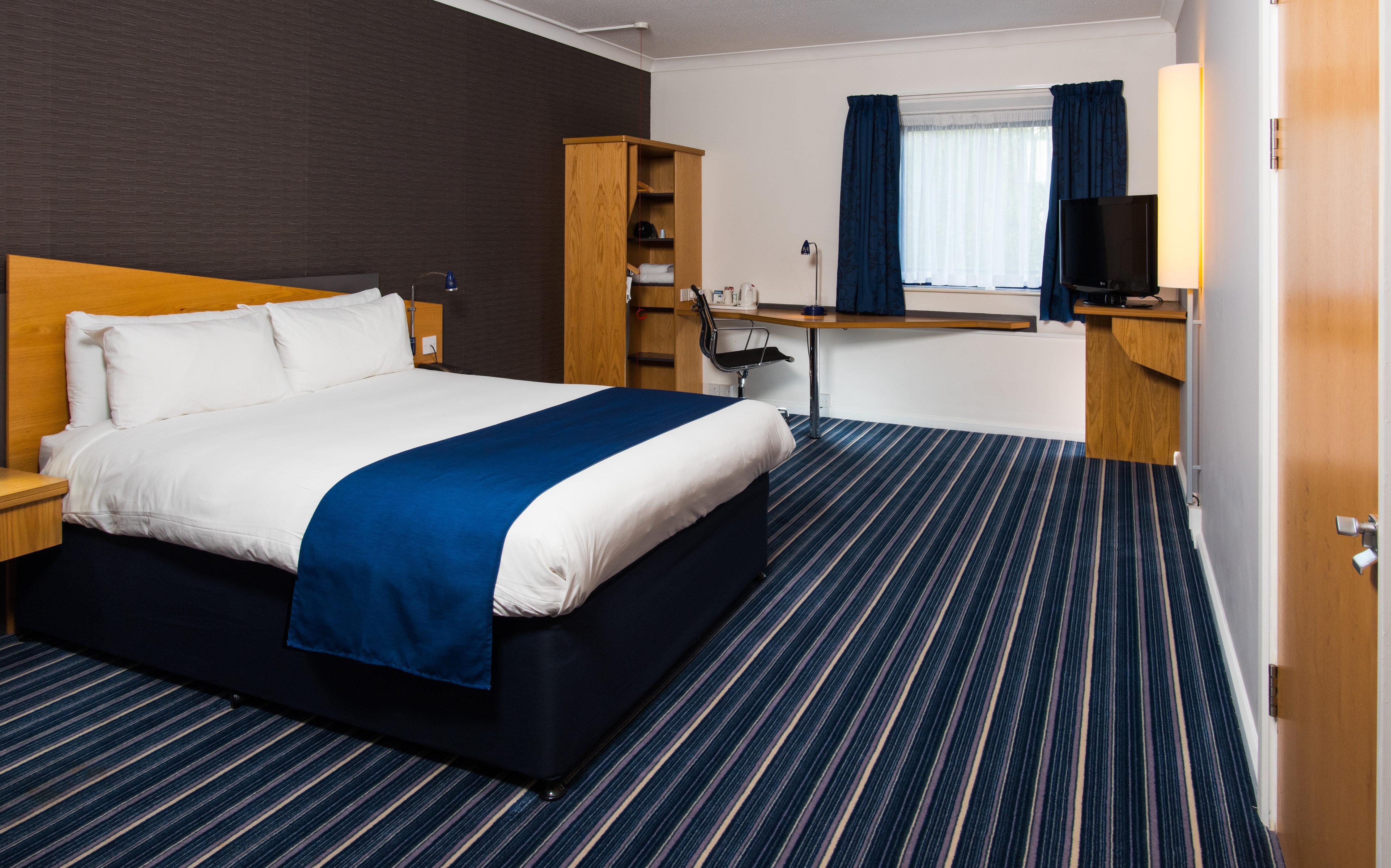 Holiday Inn Express Northampton - South By Ihg Dış mekan fotoğraf
