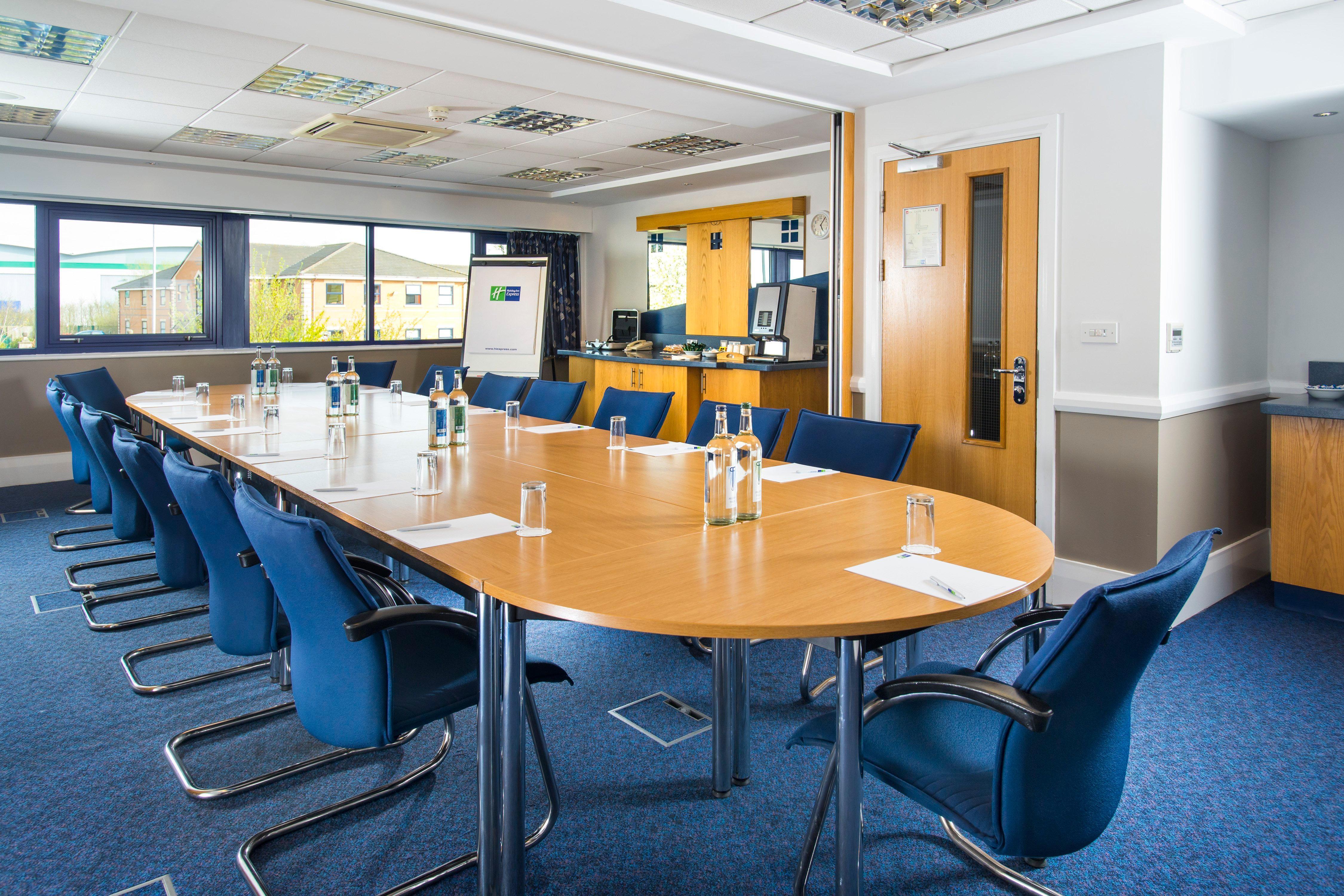 Holiday Inn Express Northampton - South By Ihg Dış mekan fotoğraf