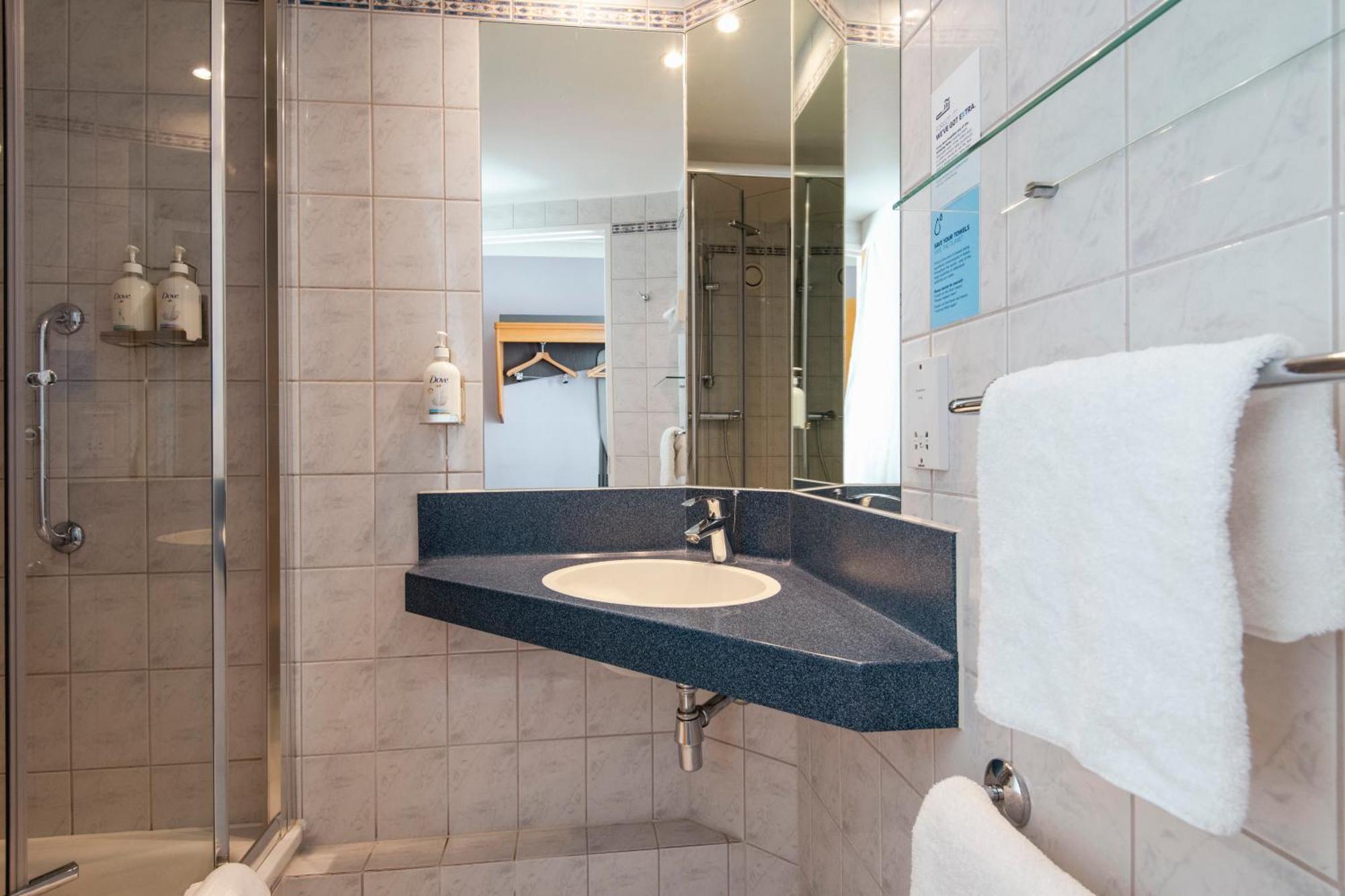 Holiday Inn Express Northampton - South By Ihg Dış mekan fotoğraf