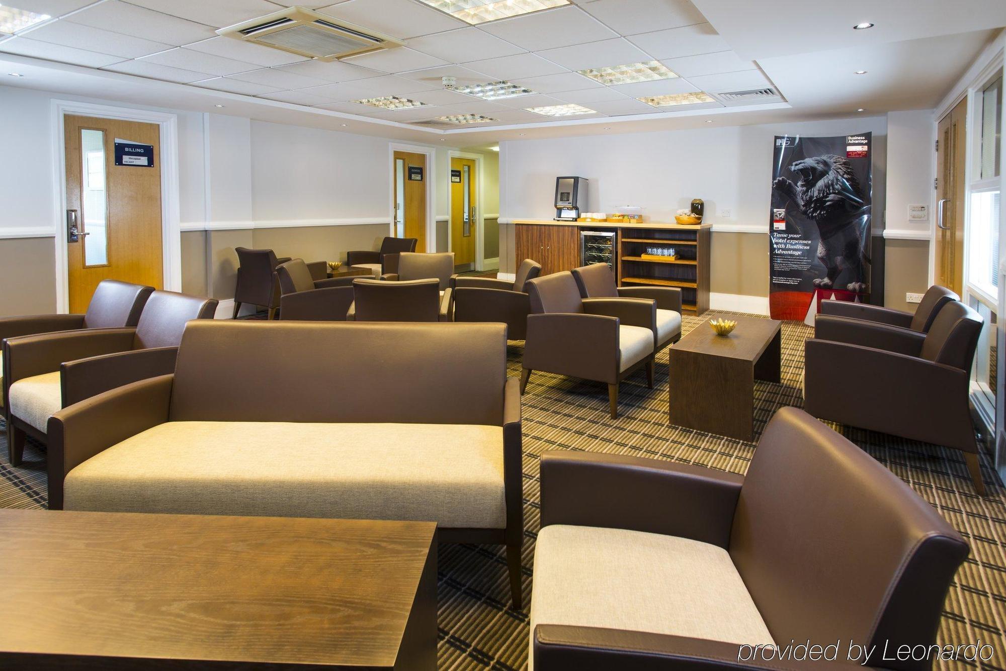 Holiday Inn Express Northampton - South By Ihg Dış mekan fotoğraf