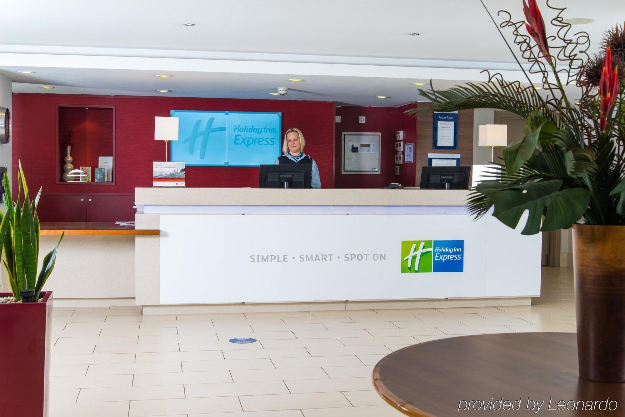 Holiday Inn Express Northampton - South By Ihg Dış mekan fotoğraf