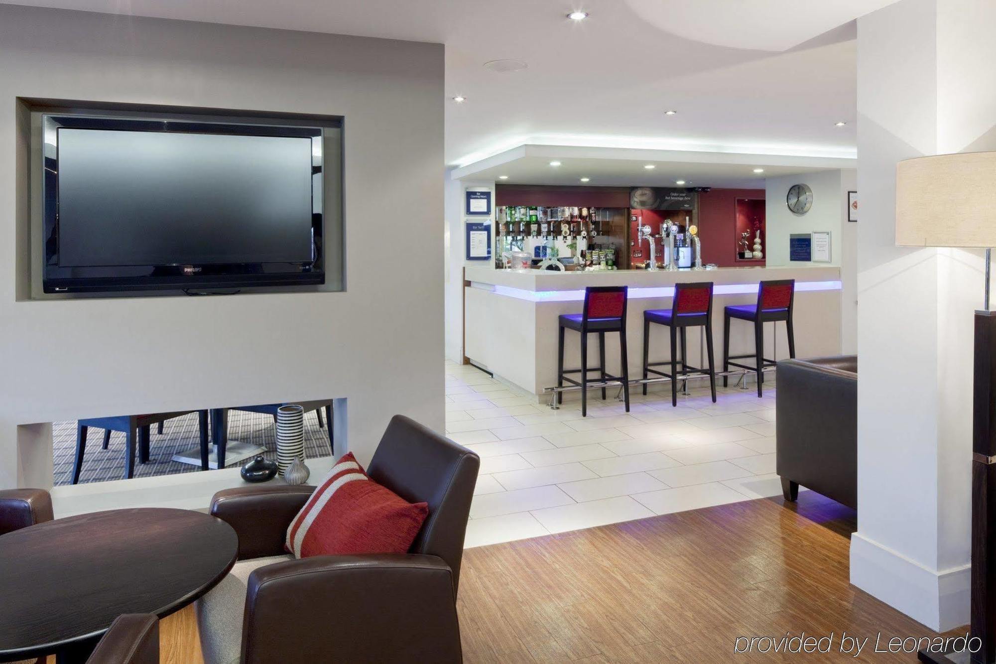 Holiday Inn Express Northampton - South By Ihg Dış mekan fotoğraf