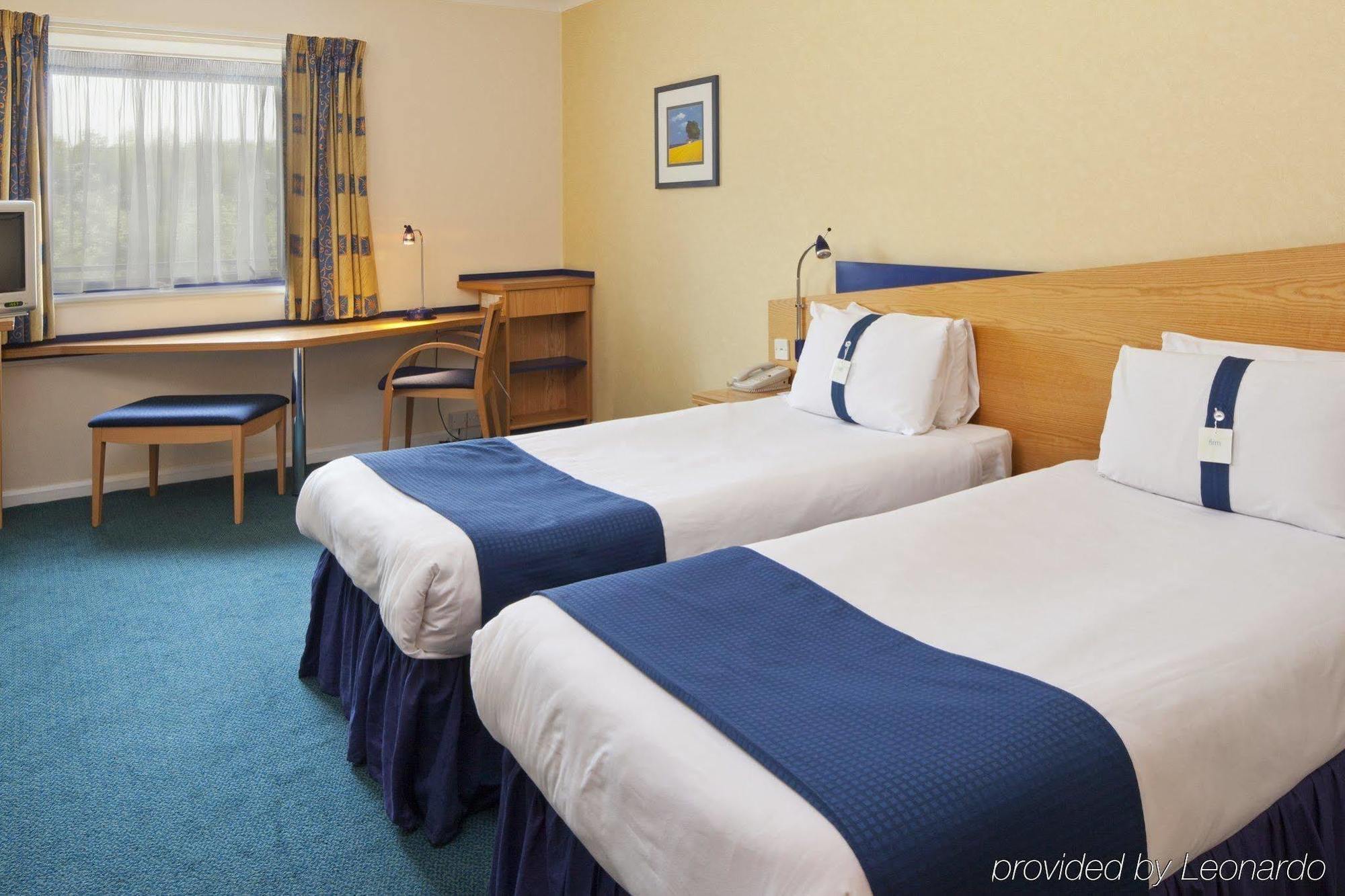 Holiday Inn Express Northampton - South By Ihg Dış mekan fotoğraf