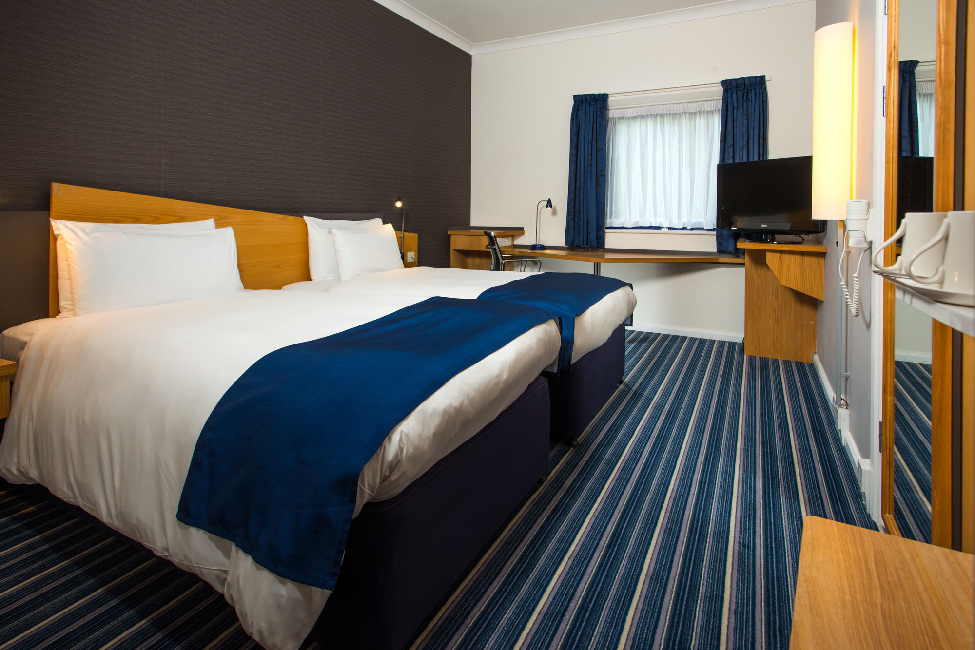 Holiday Inn Express Northampton - South By Ihg Dış mekan fotoğraf