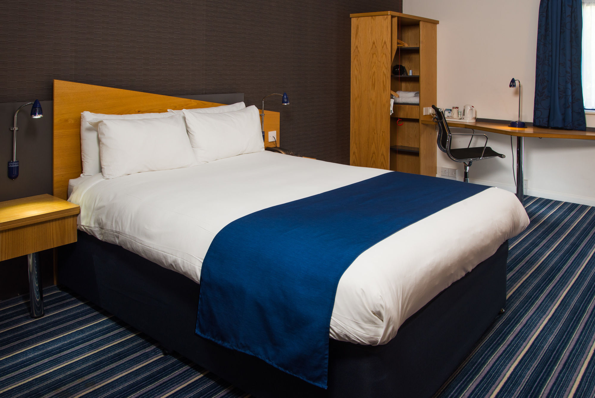Holiday Inn Express Northampton - South By Ihg Dış mekan fotoğraf