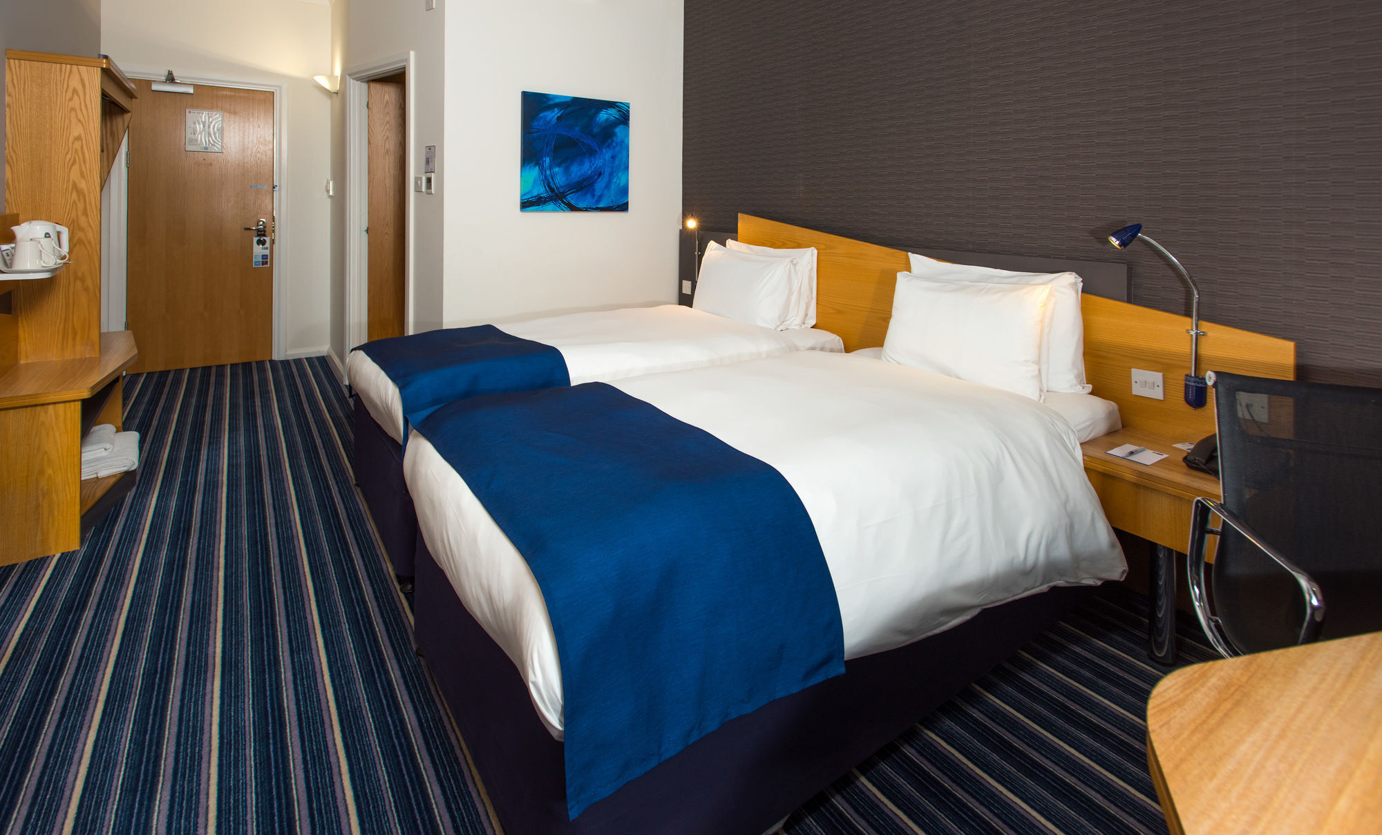 Holiday Inn Express Northampton - South By Ihg Dış mekan fotoğraf